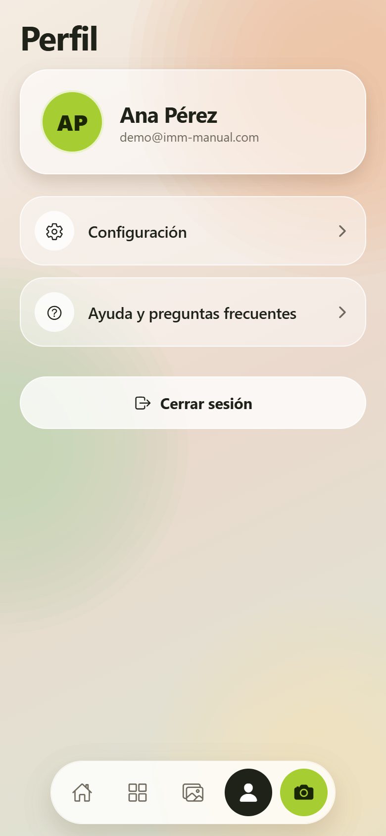 Pantalla Perfil con el nombre y correo del usuario, Configuración, Ayuda y Cerrar sesión